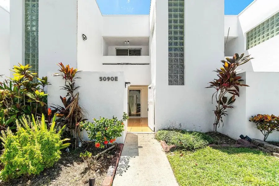 5090 Elmhurst Road #E, West Palm Beach, FL 33417 - Image #2