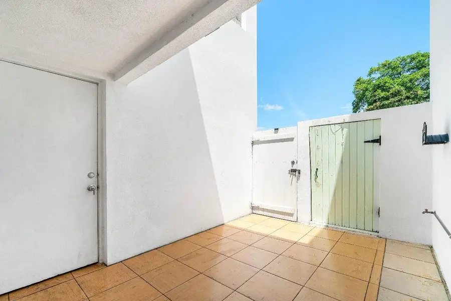 5090 Elmhurst Road #E, West Palm Beach, FL 33417 - Image #3