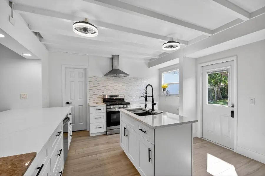 701 S D Street, Lake Worth Beach, FL 33460 - Image #2