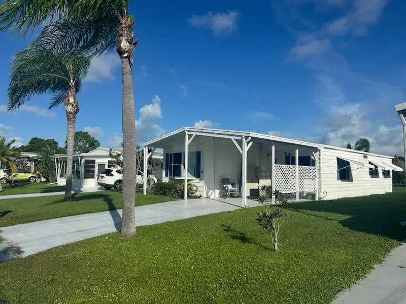 19 Flores Way, Port Saint Lucie, FL 34952 - #2