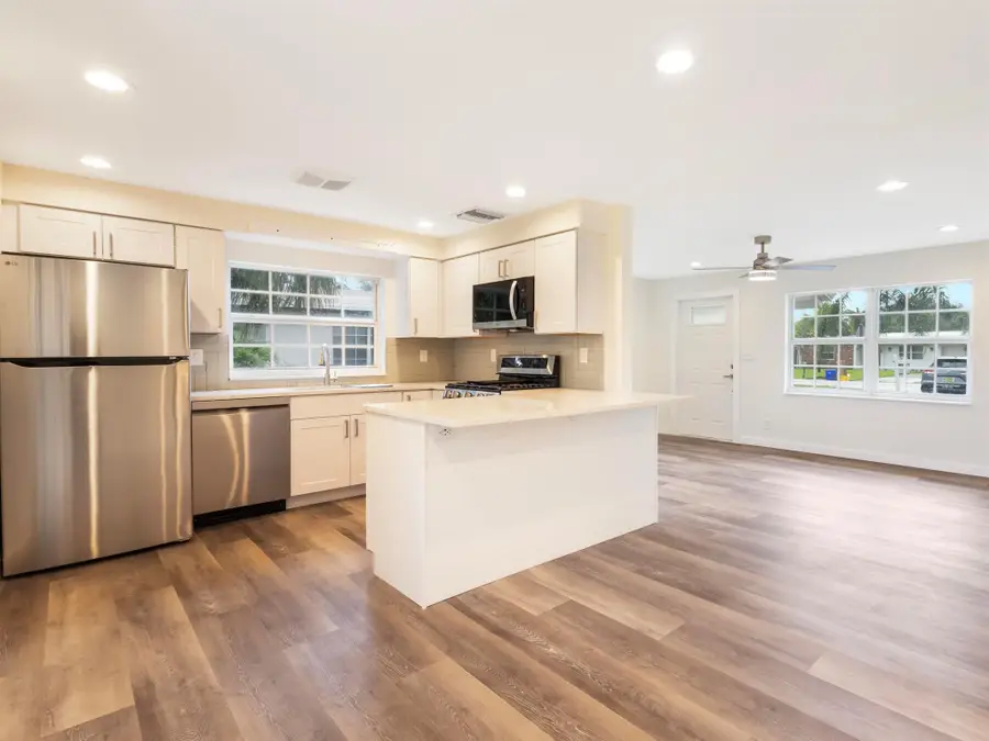 359 Garden Boulevard, Palm Beach Gardens, FL 33410 - Image #3