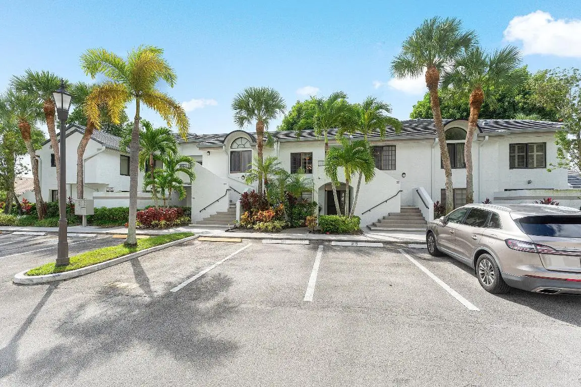7465 N Glendevon Lane N #1207, Delray Beach, FL 33446 - Image #1