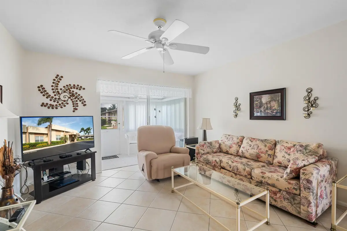 2832 W Crosley Drive #E, West Palm Beach, FL 33415 - Image #1