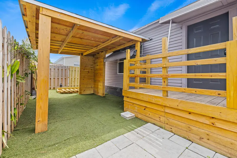 10592 SW Sandalfoot Boulevard, Boca Raton, FL 33428 - Image #2