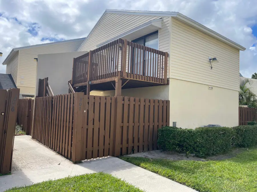 635 Executive Center Drive #M-207, West Palm Beach, FL 33401 - Image #2