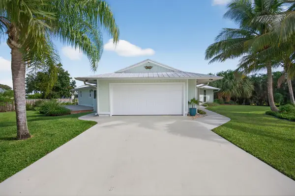 5273 SE Tall Pines Way, Stuart, FL 34997