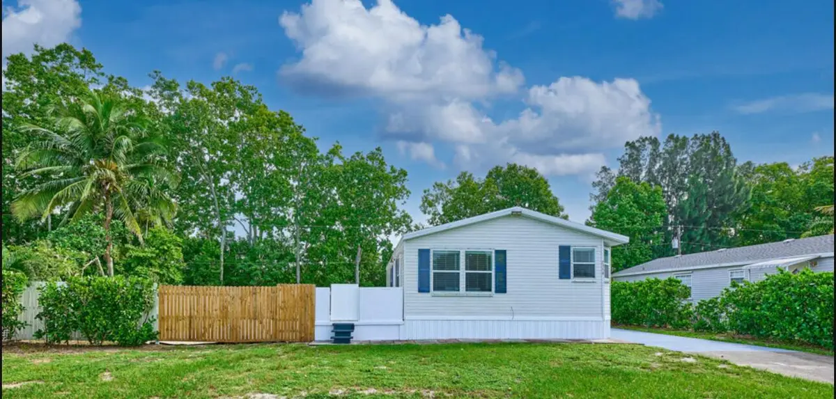 7359 SE Eagle Avenue, Hobe Sound, FL 33455 - Image #1