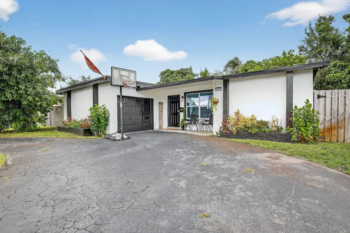 7451 NW 21st Street, Sunrise, FL 33313 - Image #1