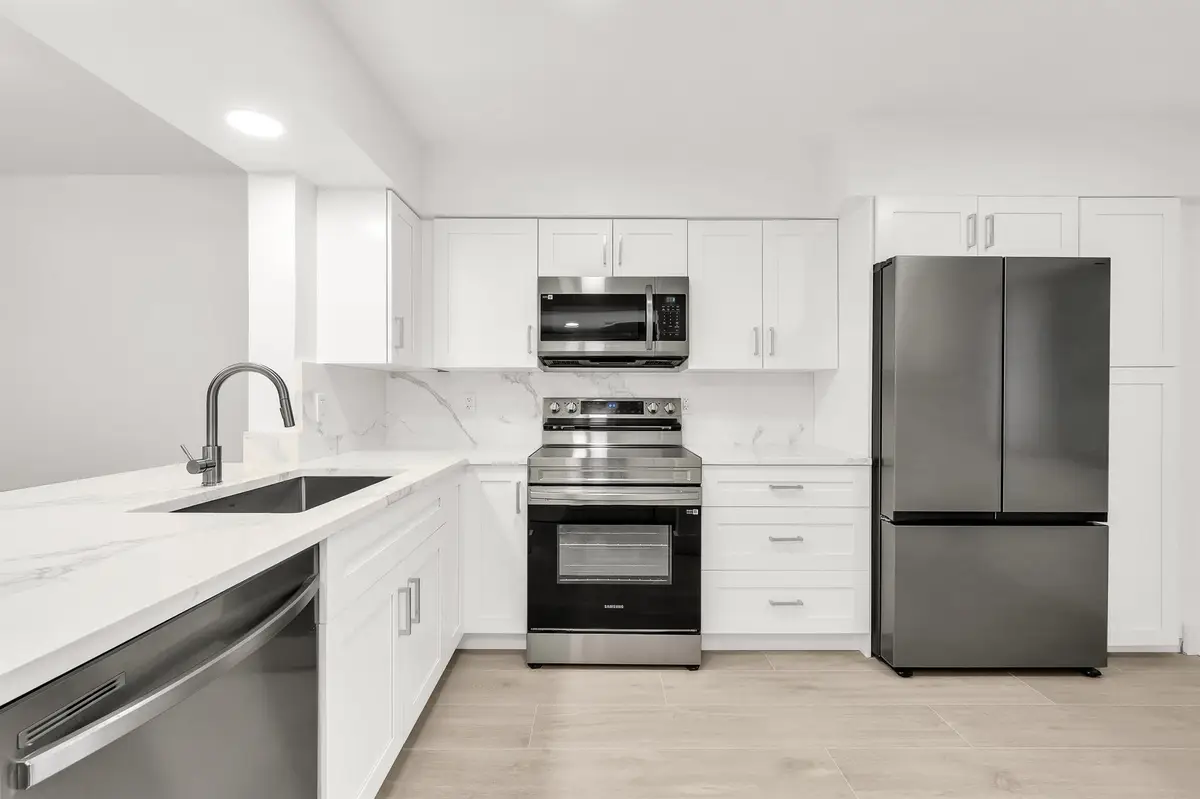 7290 Kinghurst Drive #102, Delray Beach, FL 33446 - Image #1