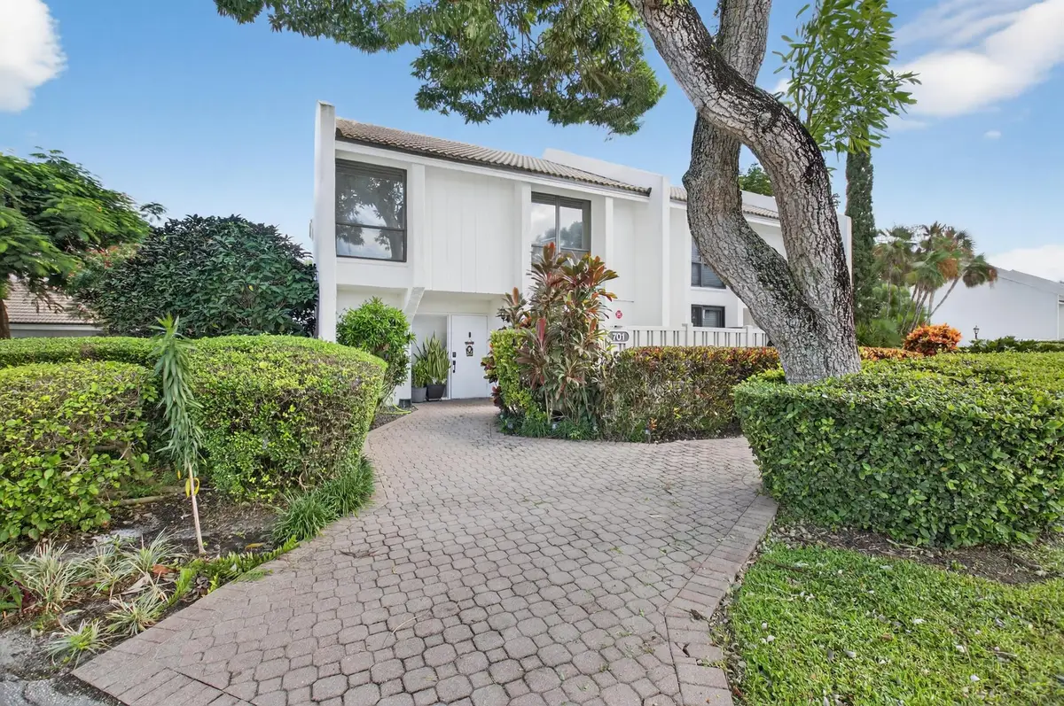 701 Bridgewood Drive, Boca Raton, FL 33434 - Image #1