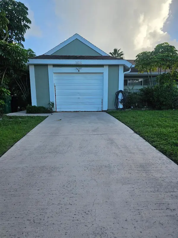 1434 SE Larkwood Circle, Port St Lucie, FL 34952