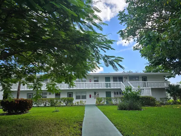 294 Farnham M #294, Deerfield Beach, FL 33442