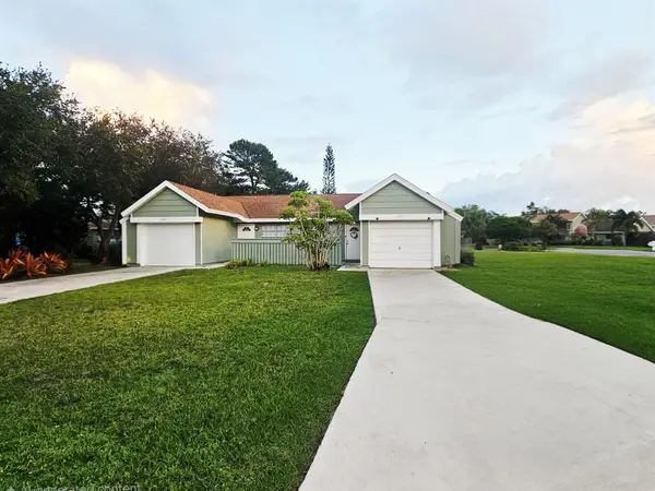 1321 SE La Haven Court, Port St Lucie, FL 34952