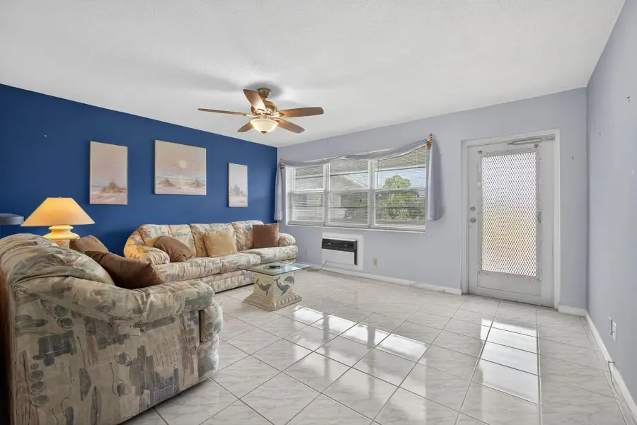 176 Windsor H, West Palm Beach, FL 33417 - Image #2