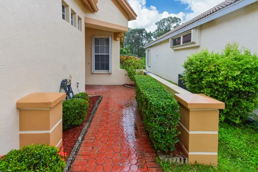 653 SW Munjack Cove, Port Saint Lucie, FL 34986 - Image #3