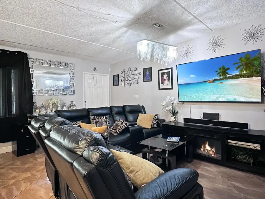 604 Meadows Circle #604, Boynton Beach, FL 33436 - Image #2