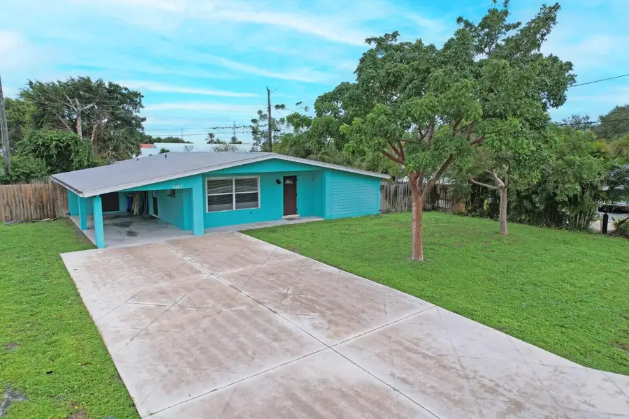 8151 SE Evergreen Street, Hobe Sound, FL 33455 - Image #2