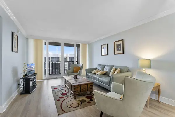 8 Royal Palm Way #6040, Boca Raton, FL 33432