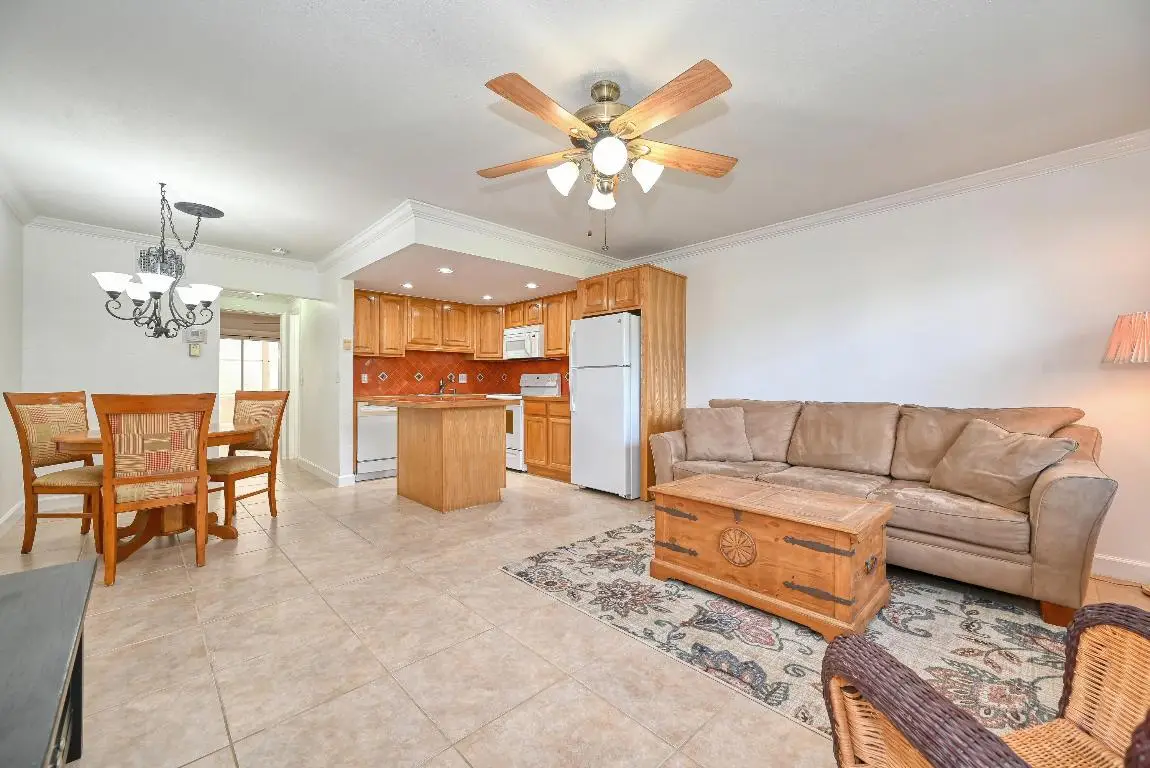 102 Coventry E #102, West Palm Beach, FL 33417 - Image #1