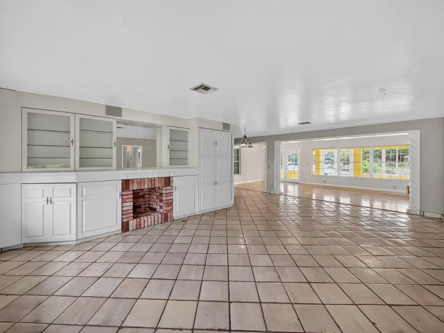 1401 Alpha Court N, Lake Clarke Shores, FL 33406 - Image #2