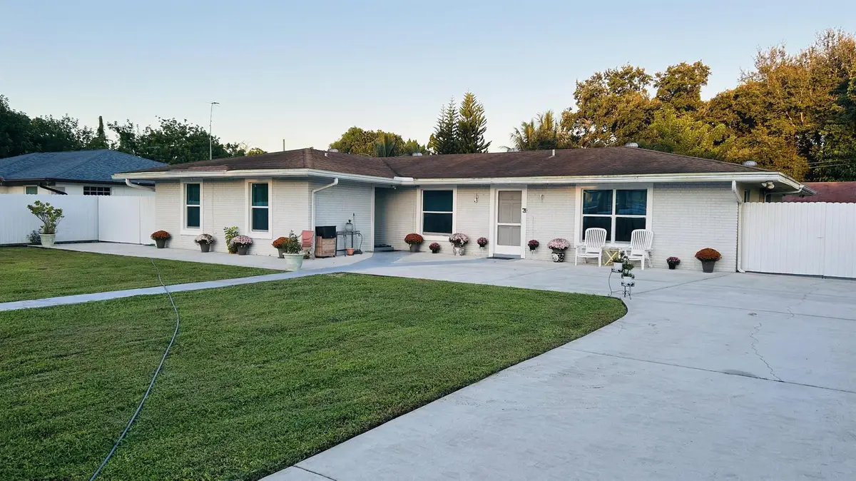 2084 Laura Lane, West Palm Beach, FL 33415 - Image #1