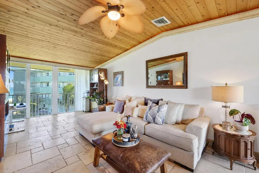 1039 Hillsboro Mile #22, Hillsboro Beach, FL 33062 - Image #2