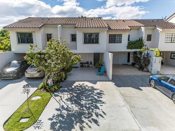 112 NW 45th Avenue, Deerfield Beach, FL 33442