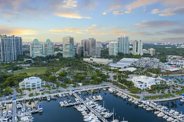 2655 S Bayshore Drive #902, Miami, FL 33133