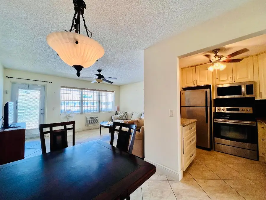 10 Kent A, West Palm Beach, FL 33417 - Image #3