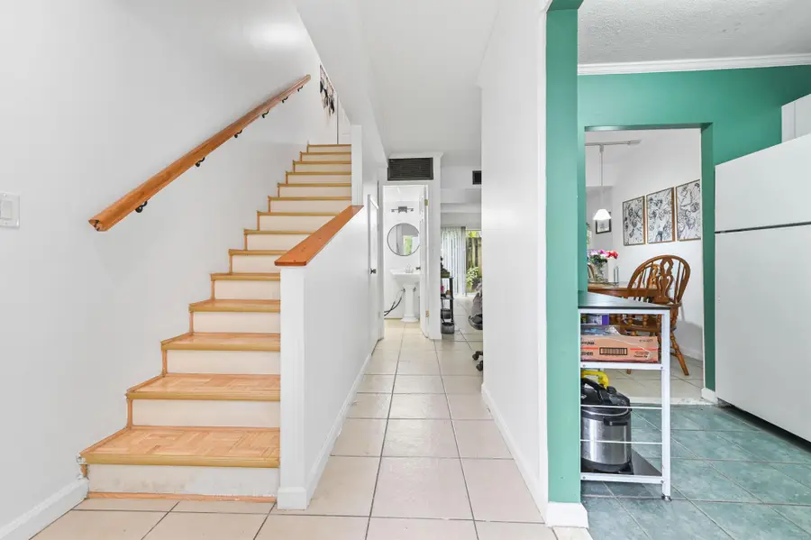 803 W Oakland Park Boulevard #A7, Oakland Park, FL 33311 - Image #2