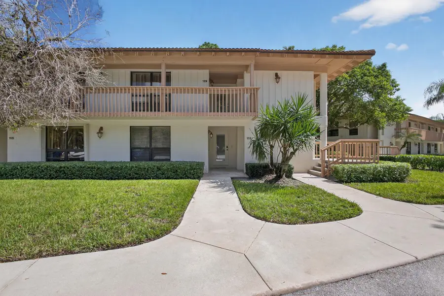 113 Brackenwood Road, Palm Beach Gardens, FL 33418 - Image #2