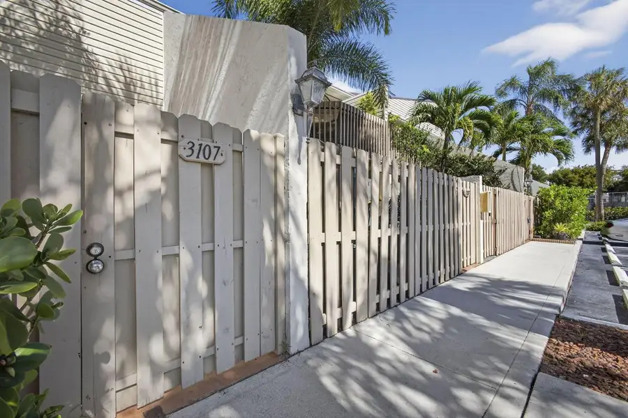 612 Executive Center Drive #3107, West Palm Beach, FL 33401 - Image #2