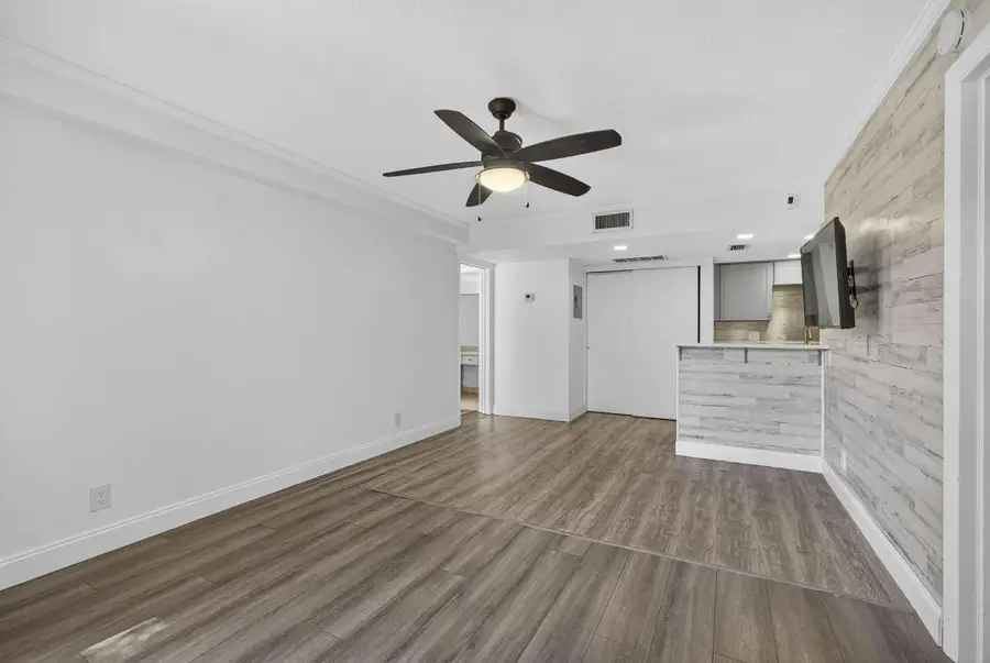 612 Executive Center Drive #3107, West Palm Beach, FL 33401 - Image #3