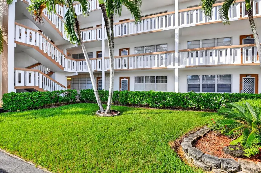 1069 Cornwall D #D, Boca Raton, FL 33434 - Image #2