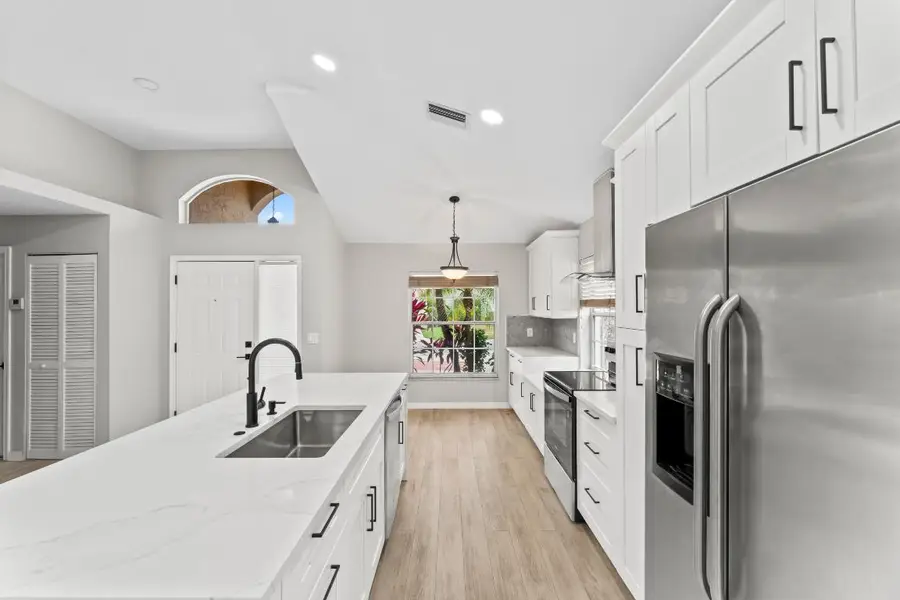 2022 Bonisle Circle, Riviera Beach, FL 33418 - Image #2