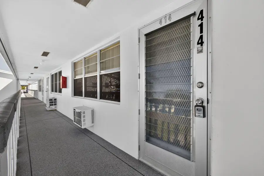 414 Windsor R, West Palm Beach, FL 33417 - Image #2