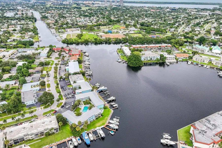400 Northlake Court #104, North Palm Beach, FL 33408 - Image #2