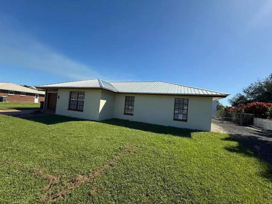 805 N Lopez Street, Clewiston, FL 33440 - Image #2