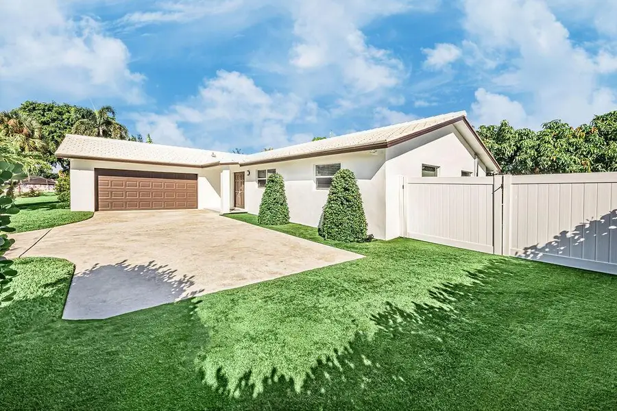 1881 Caribbean Road W, Lake Clarke Shores, FL 33406 - Image #3