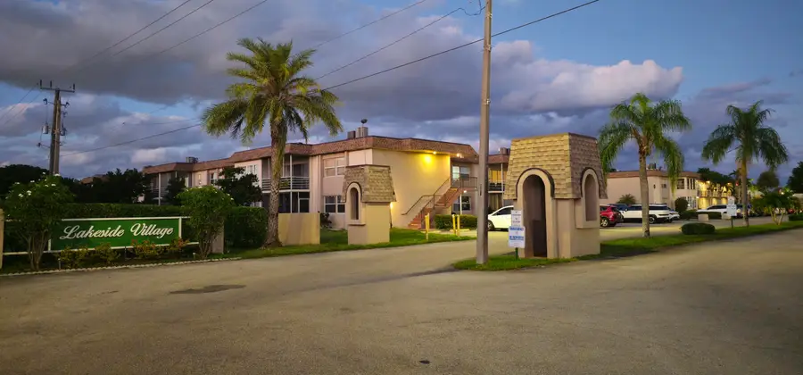 721 Lori Dr #105, Lake Worth Beach, FL 33461 - #2