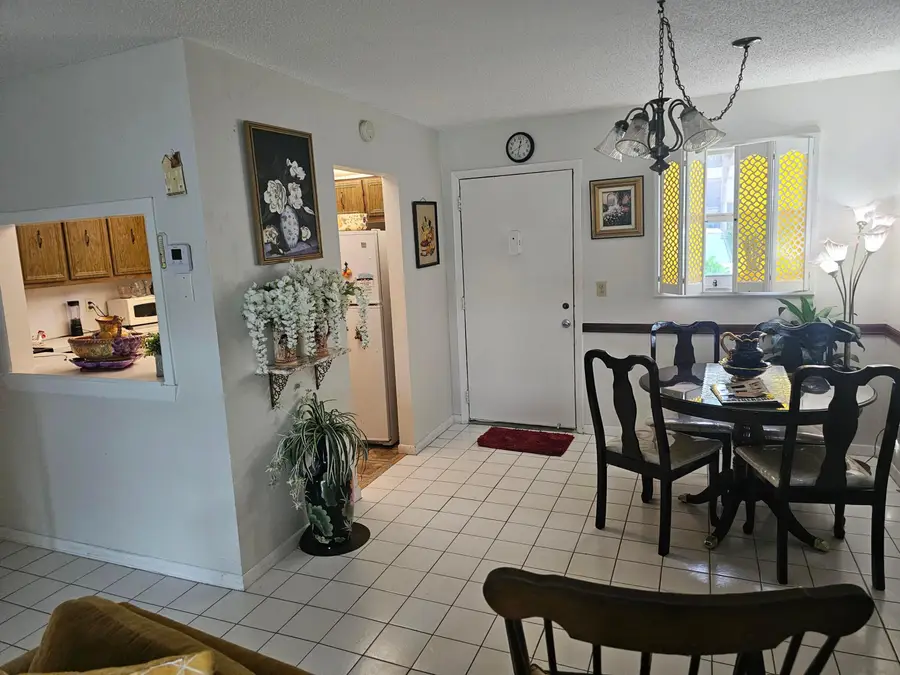 721 Lori Dr #105, Lake Worth Beach, FL 33461 - #3