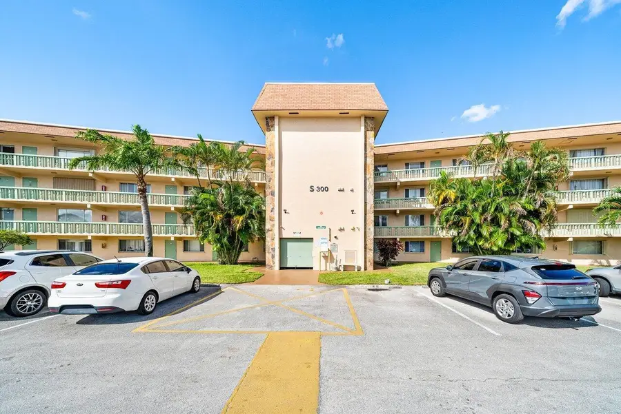 300 Village Green Circle S #206, Palm Springs, FL 33461 - Image #2