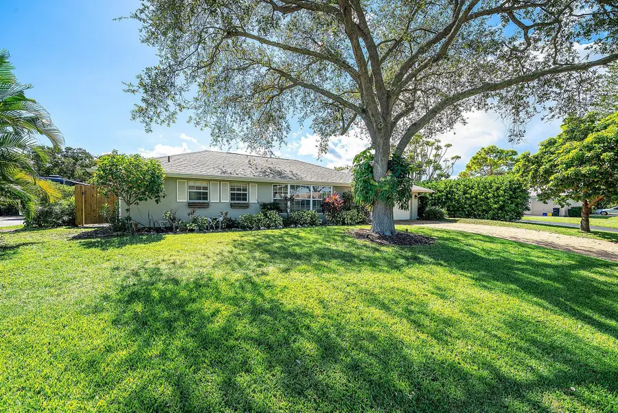 4298 Magnolia Street, Palm Beach Gardens, FL 33418 - Image #2