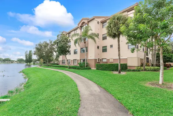 4400 NW 30th Street #328, Coconut Creek, FL 33066