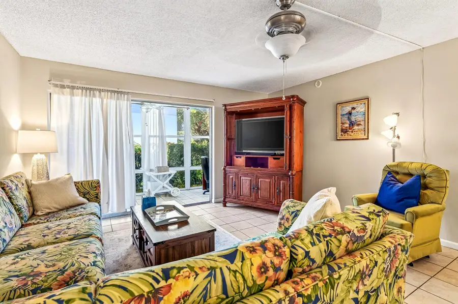 1901 Indian River Boulevard #105, Vero Beach, FL 32960 - Image #3