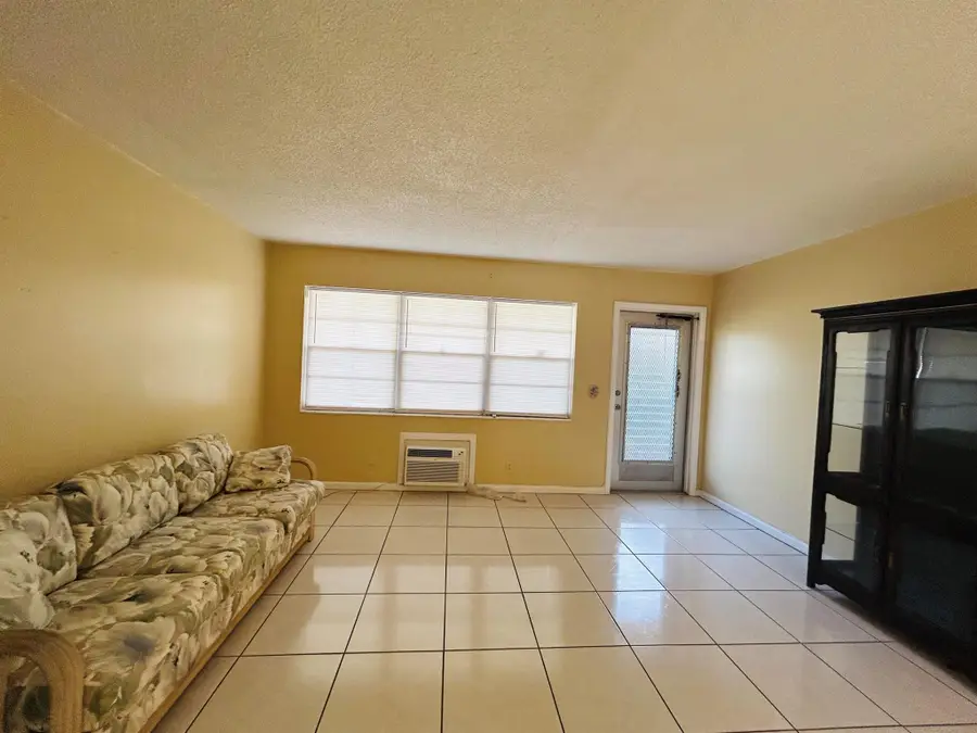 235 Canterbury K, West Palm Beach, FL 33417 - Image #2