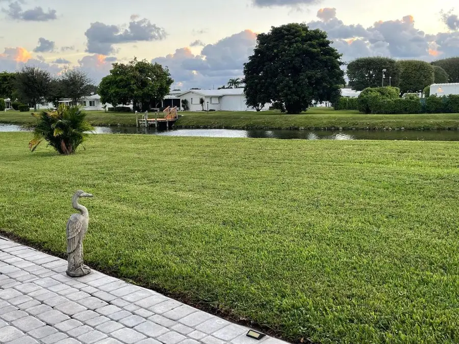100 Leisure Lake Circle #109, Boynton Beach, FL 33426 - Image #2