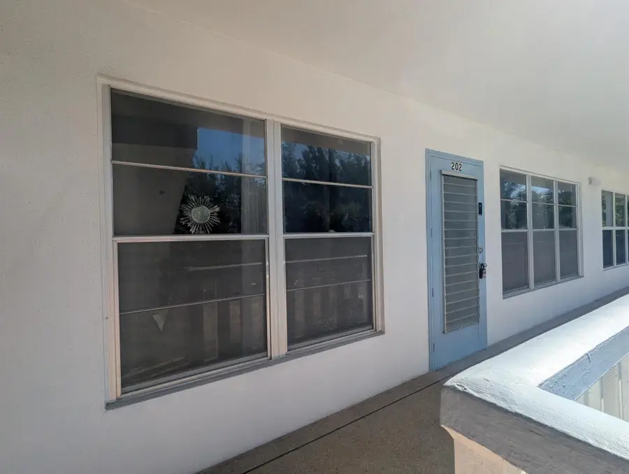 202 Wellington M, West Palm Beach, FL 33417 - Image #3