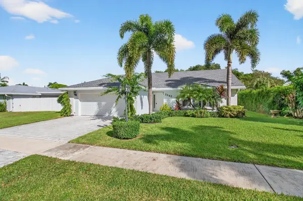 2242 Gabriel Lane, West Palm Beach, FL 33406