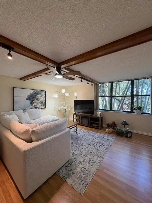 20401 NE 30th Avenue #116-8, Aventura, FL 33180